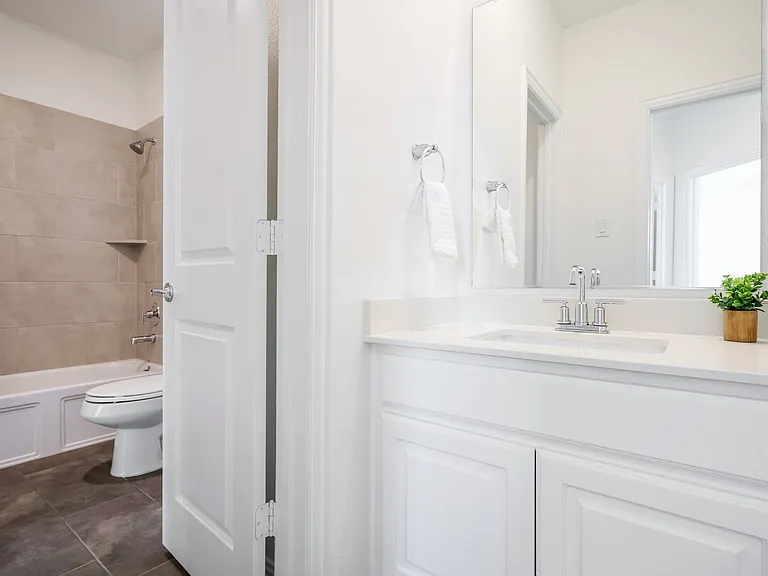 7470 Sanctuary Dr — Photo 4
