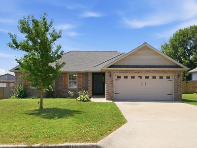 1127 Woodland Ridge Drive, Monett, MO, 65708