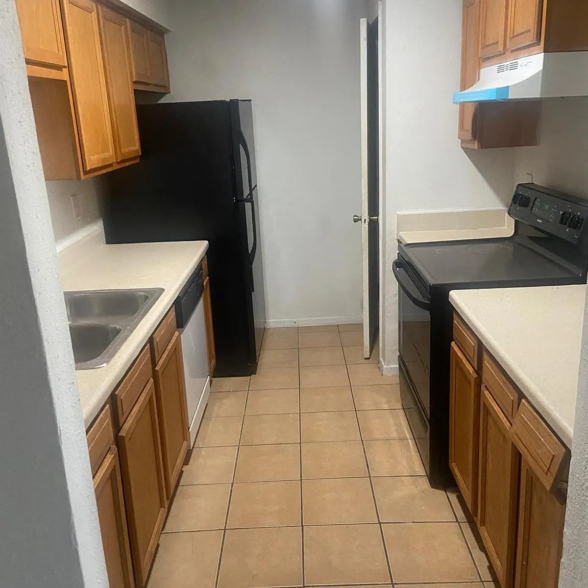 2 bed, 2.0 bath, 1093 sqft, $1,100 — Photo 3