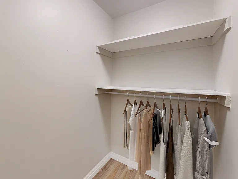 323 Niagara Blvd — Photo 9