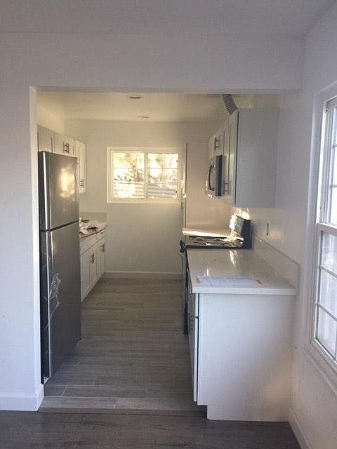 1st image of 2836 Franklin Ave