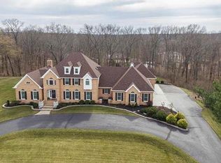 16724 Kehrs Mill Estates Dr, Chesterfield, MO 63005