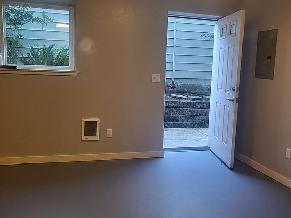 2nd image of 2840-48 NE Highway 2848 #101