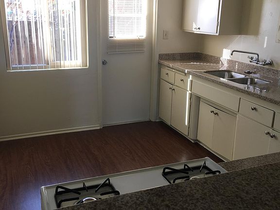 5th image of 643 S Pasadena Ave APT 12A