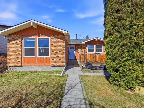 92 SE Whitlock Close NE, Calgary, AB T1Y 4X3