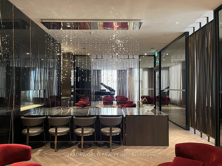 11 Yorkville Ave #5302 — Photo 31