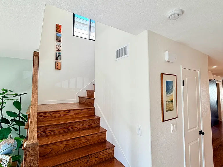 325 C Ave — Photo 9