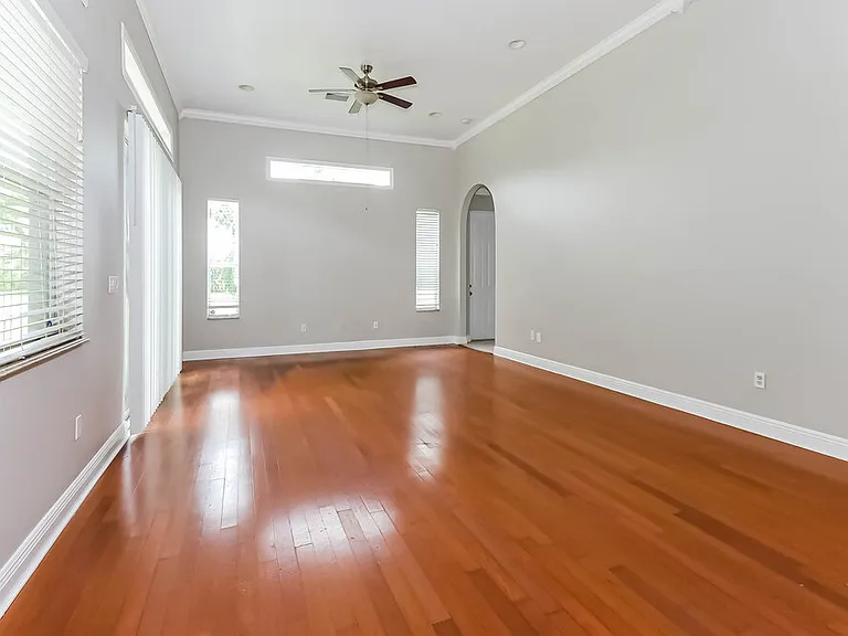 1755 Palisades Dr — Photo 7