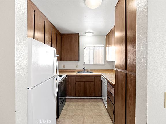 3rd image of 1115 Downing Ave