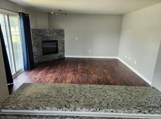 7122 Fieldview Dr APT 2, Mount Pleasant, WI 53406