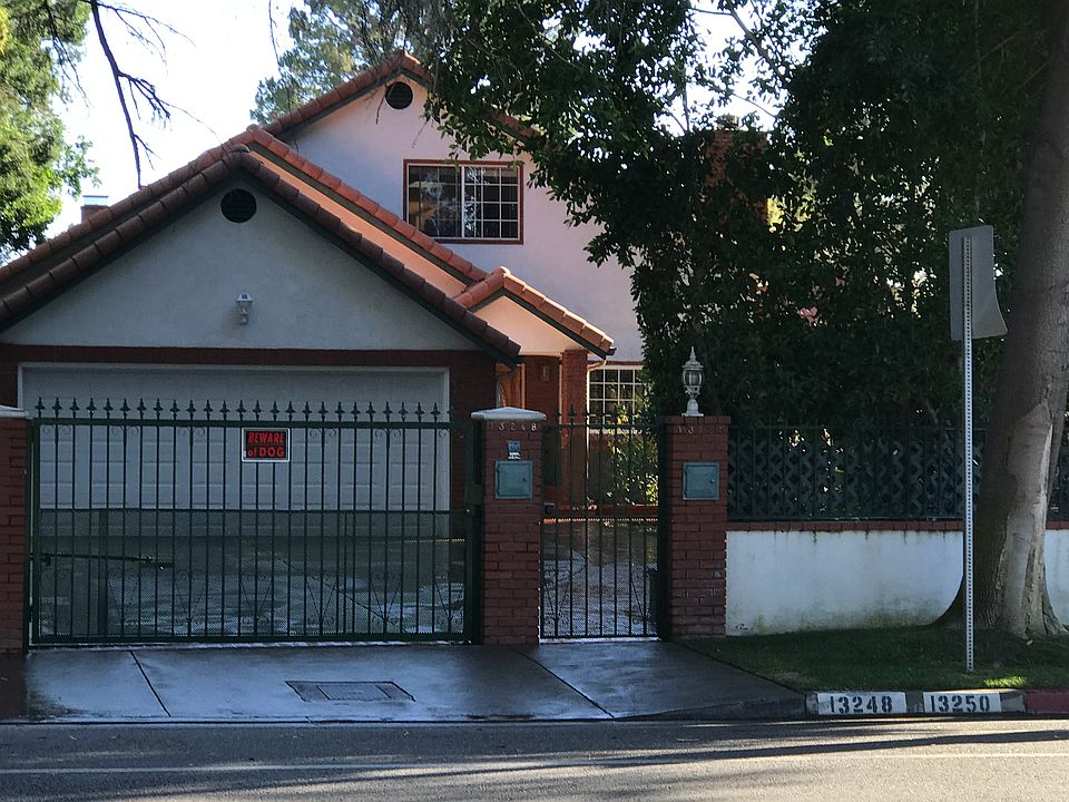 1st image of 13250 Chandler Blvd