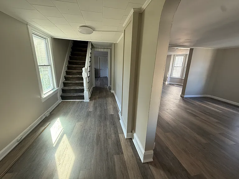 54 Terrace St — Photo 2