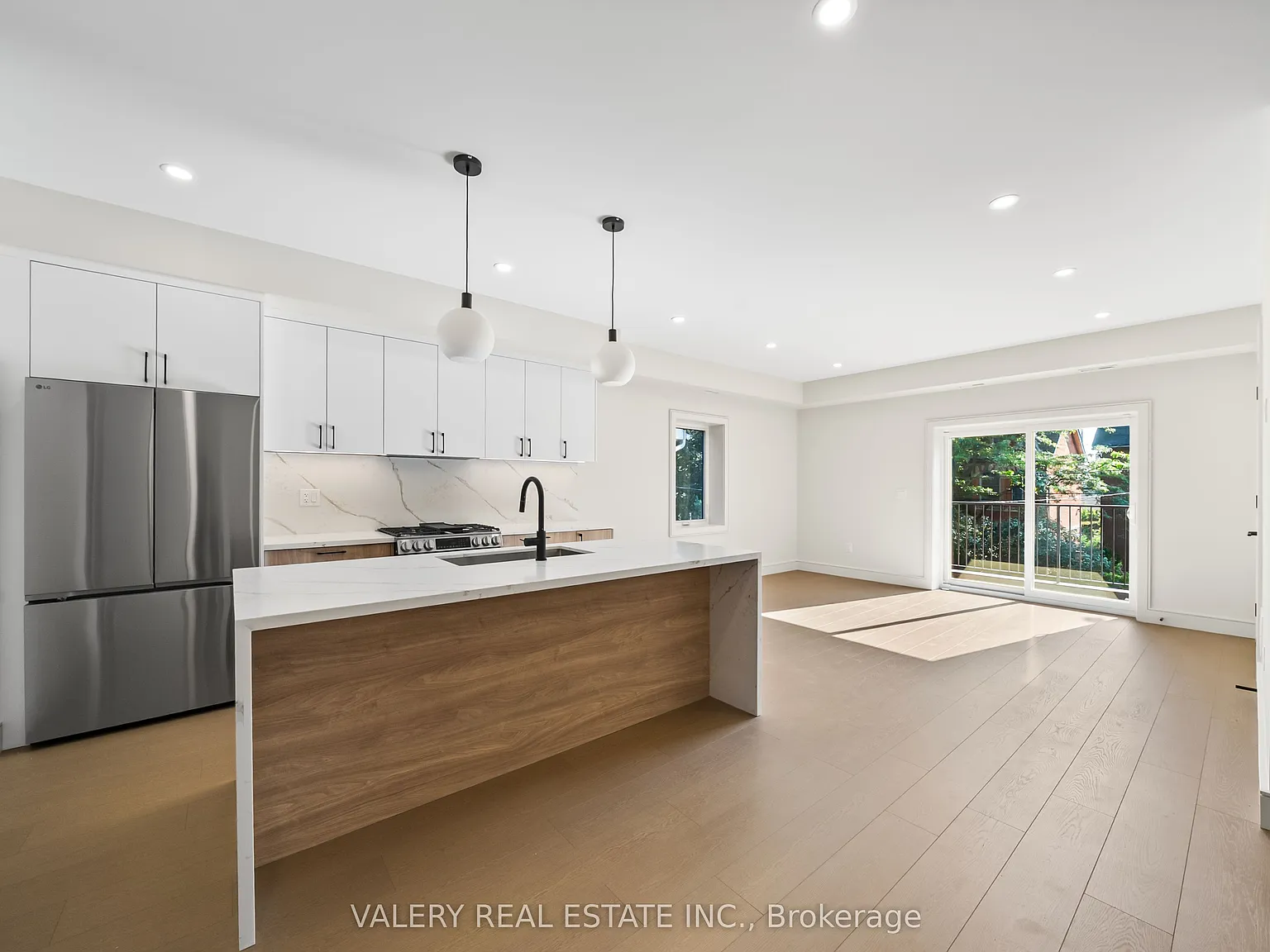 2 bed, $4,400 — Photo 2
