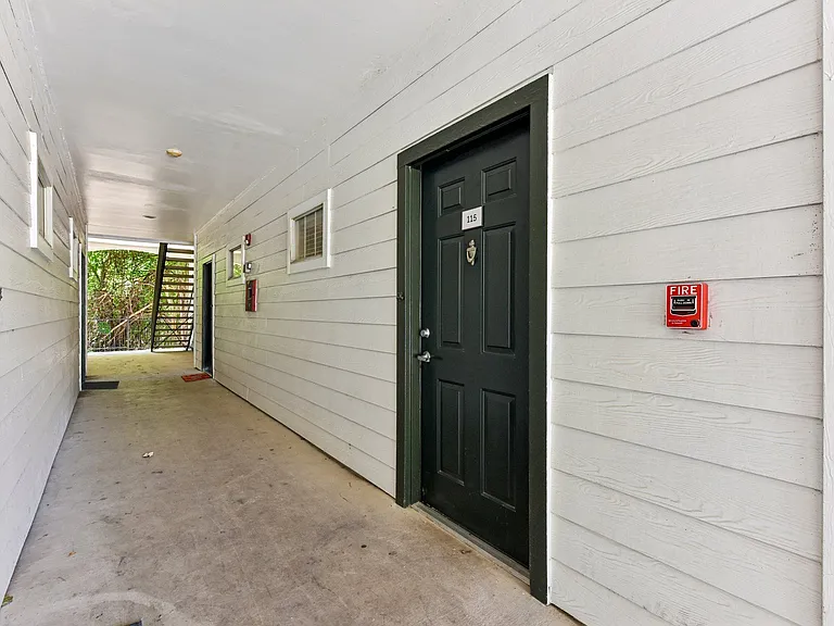 Madison Dell Ranch Apartments — Photo 40