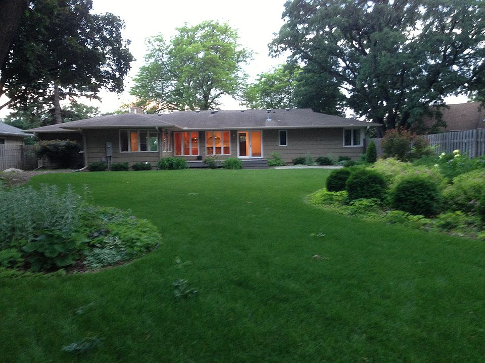 2nd image of 1722 Mississippi River Blvd S