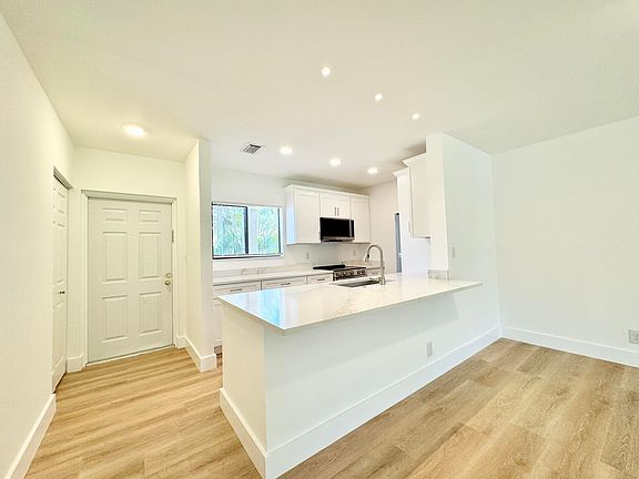 5th image of 140 NW 70th St #2030