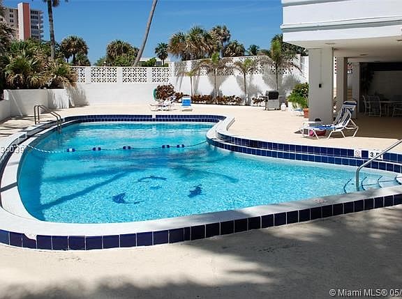 2nd image of 3600 Galt Ocean Dr APT 5A