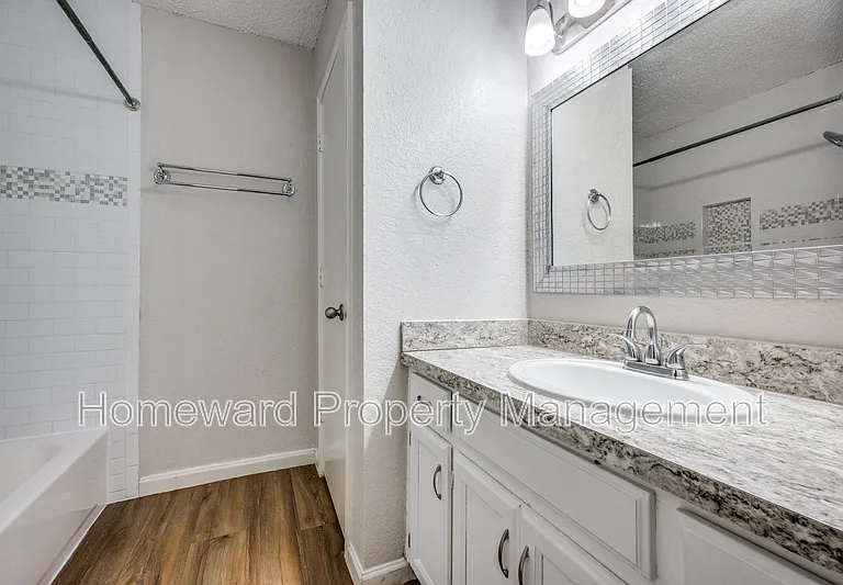 604 Meadow View Ct #3 — Photo 8