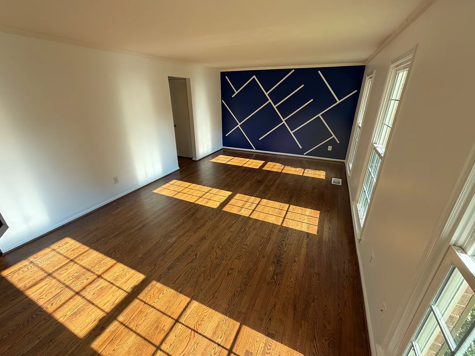 3 bed, 2.5 bath, 2376 sqft, $3,000 — Photo 2