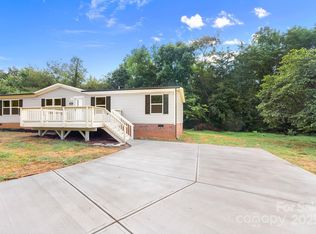 141 Lakewind Dr, Mooresville, NC 28115