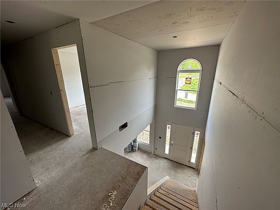 5th image of 6384 Meander Glen Dr