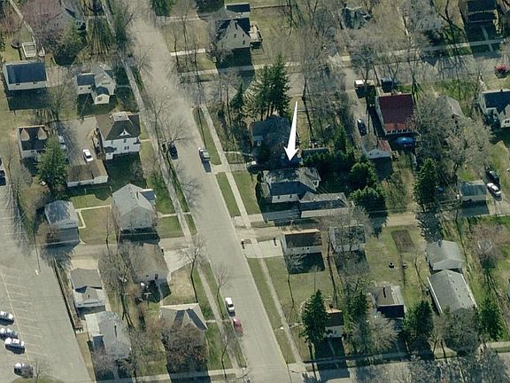 5th image of 216 8th Ave E