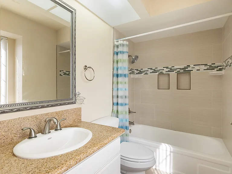10140 Reseda Blvd #2 — Photo 11