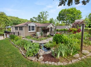 260 Niantic River Rd, Waterford, CT 06385