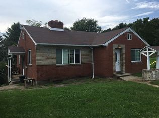 1515 Golden Oaks Rd, Holbrook, PA 15341