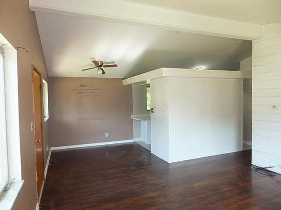 3rd image of 55 Mariemont Dr N