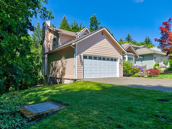3rd image of 3215 Woodland Dr SW