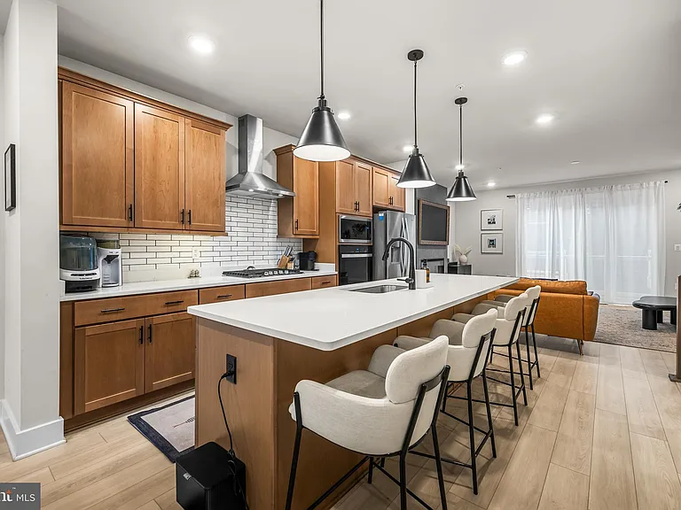 108 Glass Ln — Photo 16