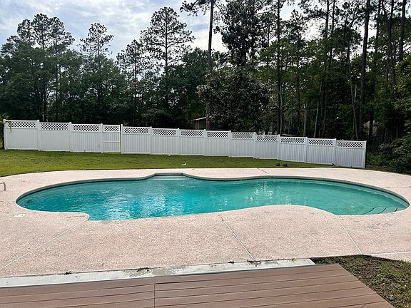 2nd image of 4106 Abbey Ln