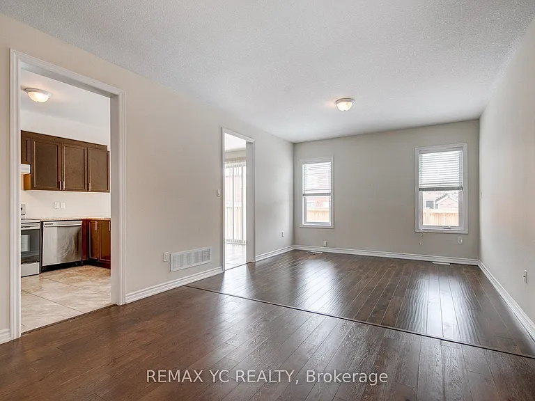 56 Walker Blvd — Photo 7