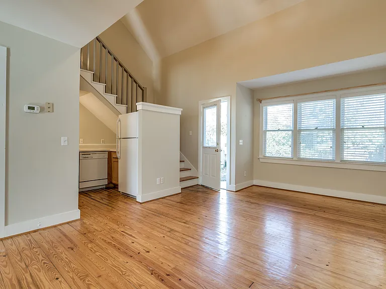 615 Heidt St — Photo 6