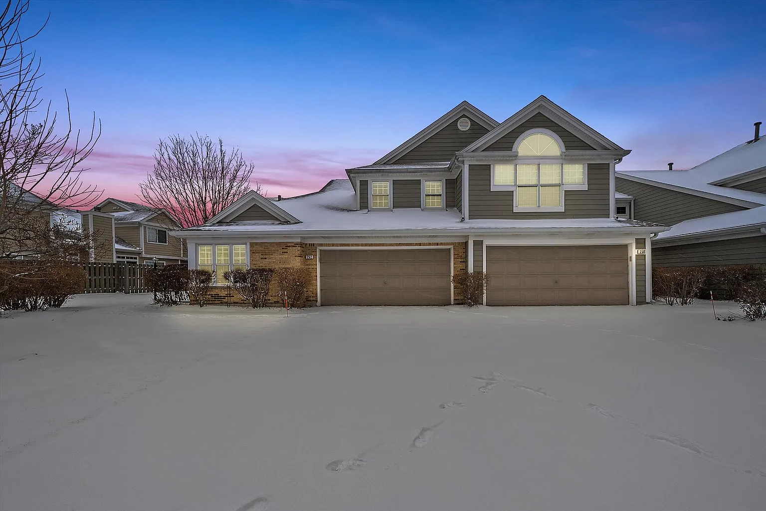 252 Woodstone Cir photo 1