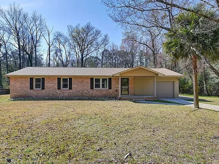 3 bed, 1.5 bath, 1228 sqft, $1,699 — Photo 1