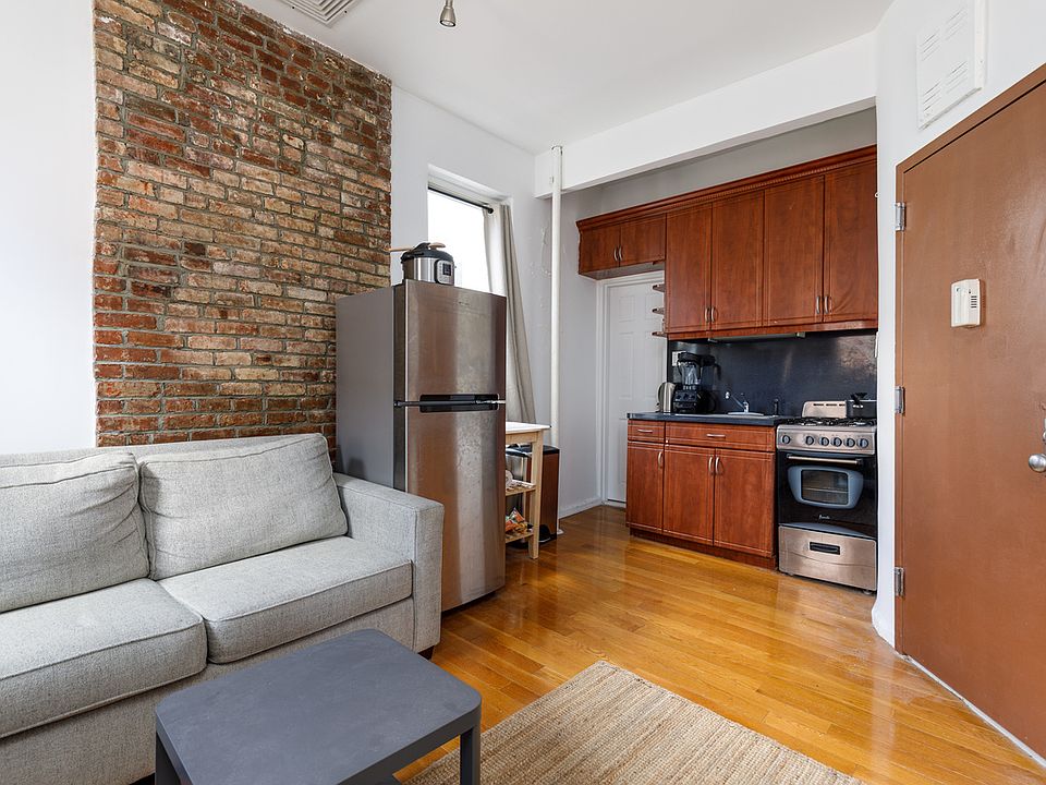 1st image of 38 Orchard St #3I