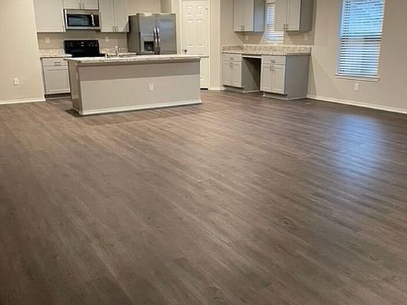 4th image of 20806 Acorn Valley Dr