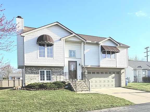 2nd image of 38540 Nellie Ln