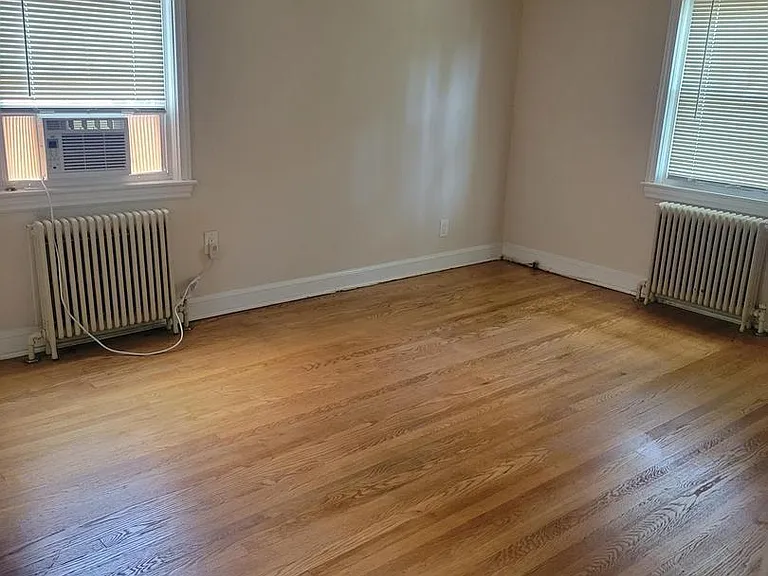 8404 Cedar St — Photo 5