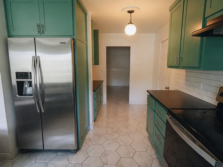 4904 Odessa Ave — Photo 6