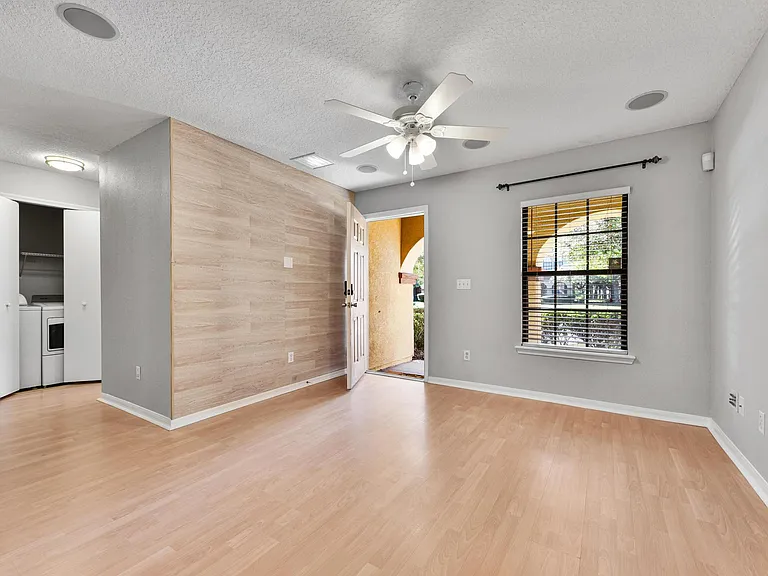 632 Briar Way Ln — Photo 9