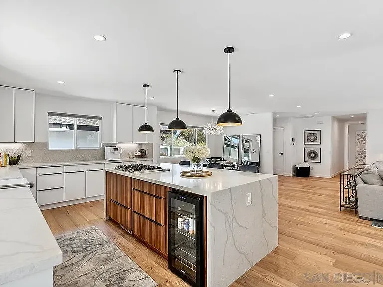 8966 Cliffridge Ave — Photo 13