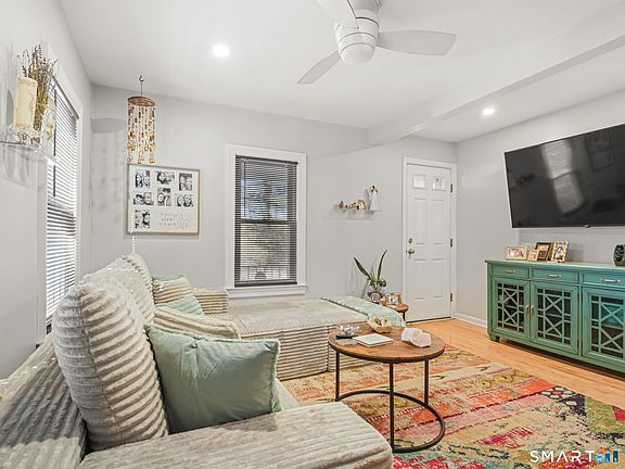 5th image of 22 Davis Street