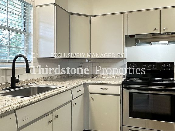 5th image of 8076 Patou Dr S
