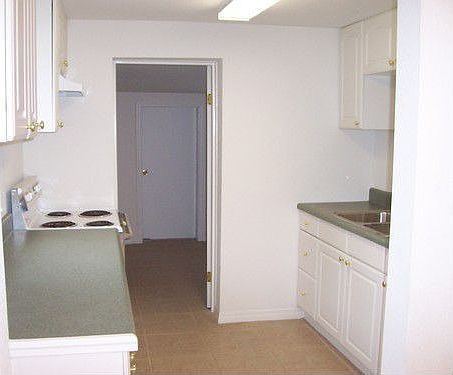 3rd image of 2210 N Oleander Ave