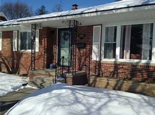 800 Highland Dr, Rossford, OH 43460
