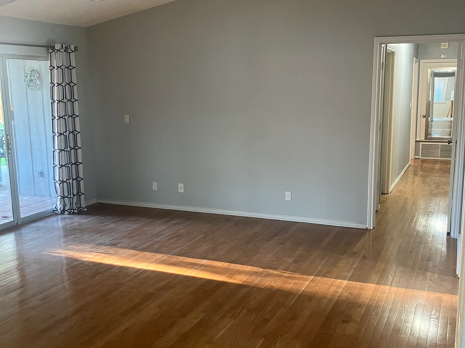 3 bed, 1853 sqft, $2,600 — Photo 4