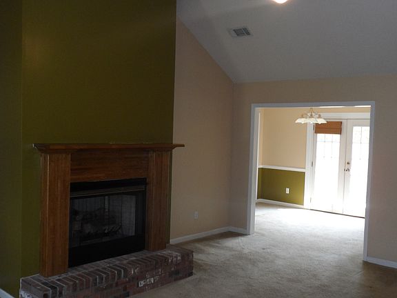 2nd image of 807 Deerfield Dr